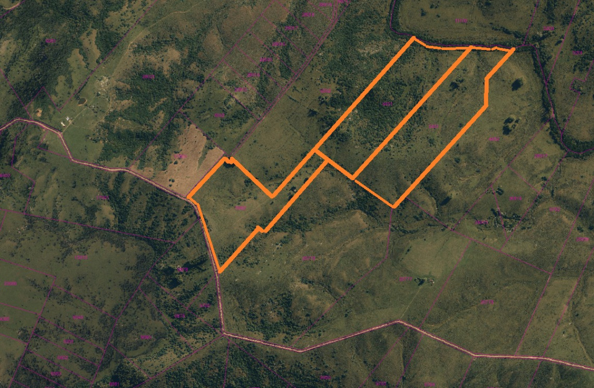 Venta Chacra Maldonado proximo Límite con Lavalleja : Sierras de Carape con costa al arroyo Carapé.-