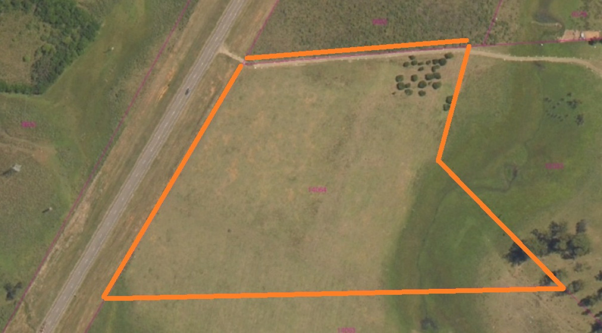 Linda Chacra con frente a Ruta Nacional nro. 5