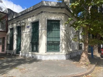 Venta Esquina barrio Reus La Comercial muy próximo Arenal Grande
