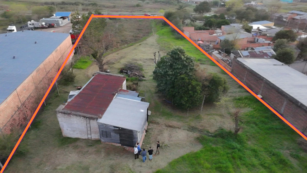 Venta Gran Lote Terreno con frente calle Altivo Esteves proximo Shopping Siñeriz 