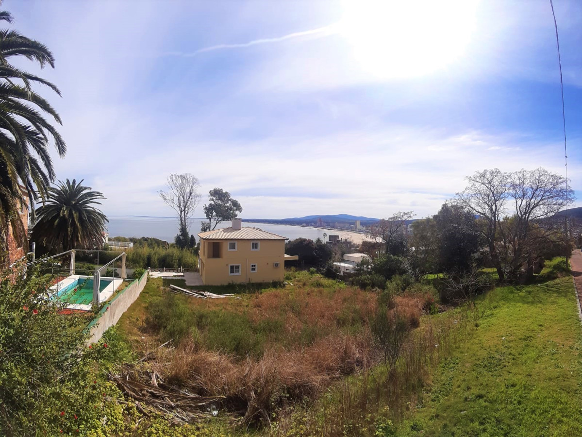 Terreno en Cerro Santo Antonio Sensacional Vista a la Rambla de Piriapólis