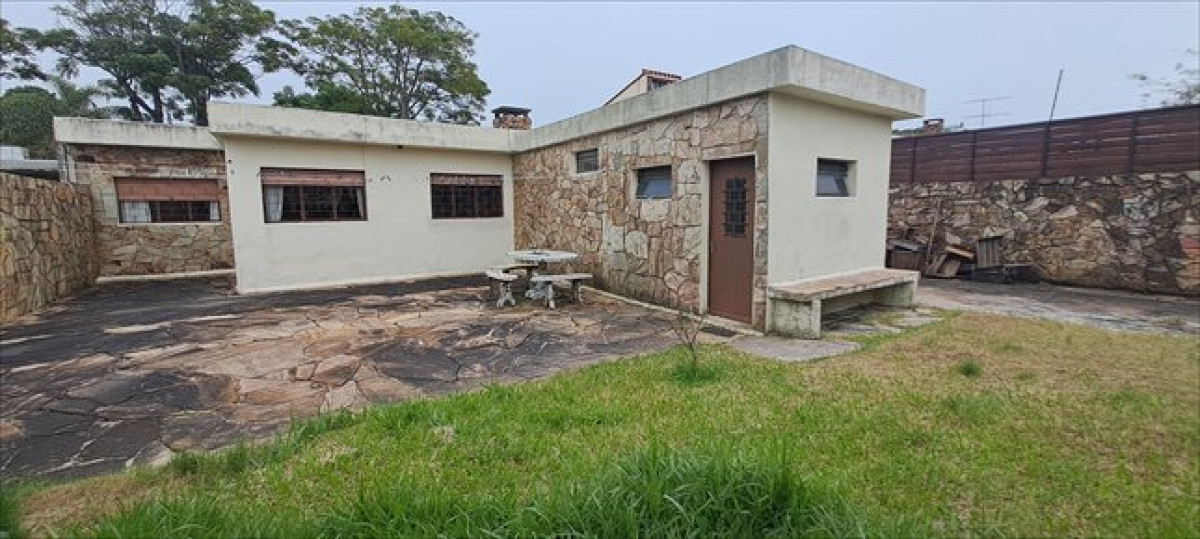 Venta Terreno Malvin con altura 975 m2 Atención Arquitectos