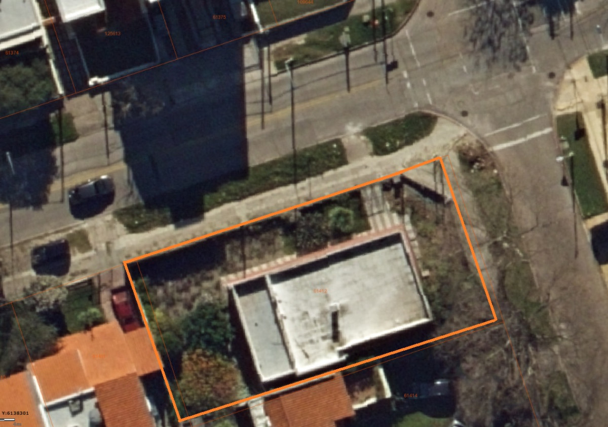 Terreno en Punto Alto de Malvín con Vista indirecta a la Rambla con Proyecto Aprobado 9 mts. de Altura.-