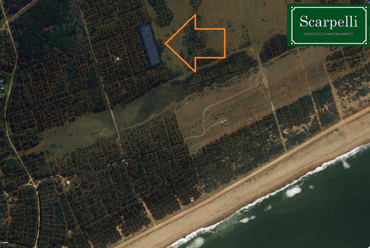 Toda una manzana de más de 9000 m2 en Costa Bonita Rocha entre el Océano Atlántico y Laguna Garzón.-