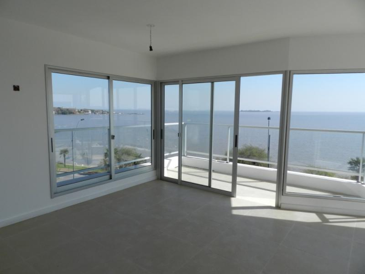Último apartamento en venta en la proa de Coast Harbour con increíble vista al río de la Plata.