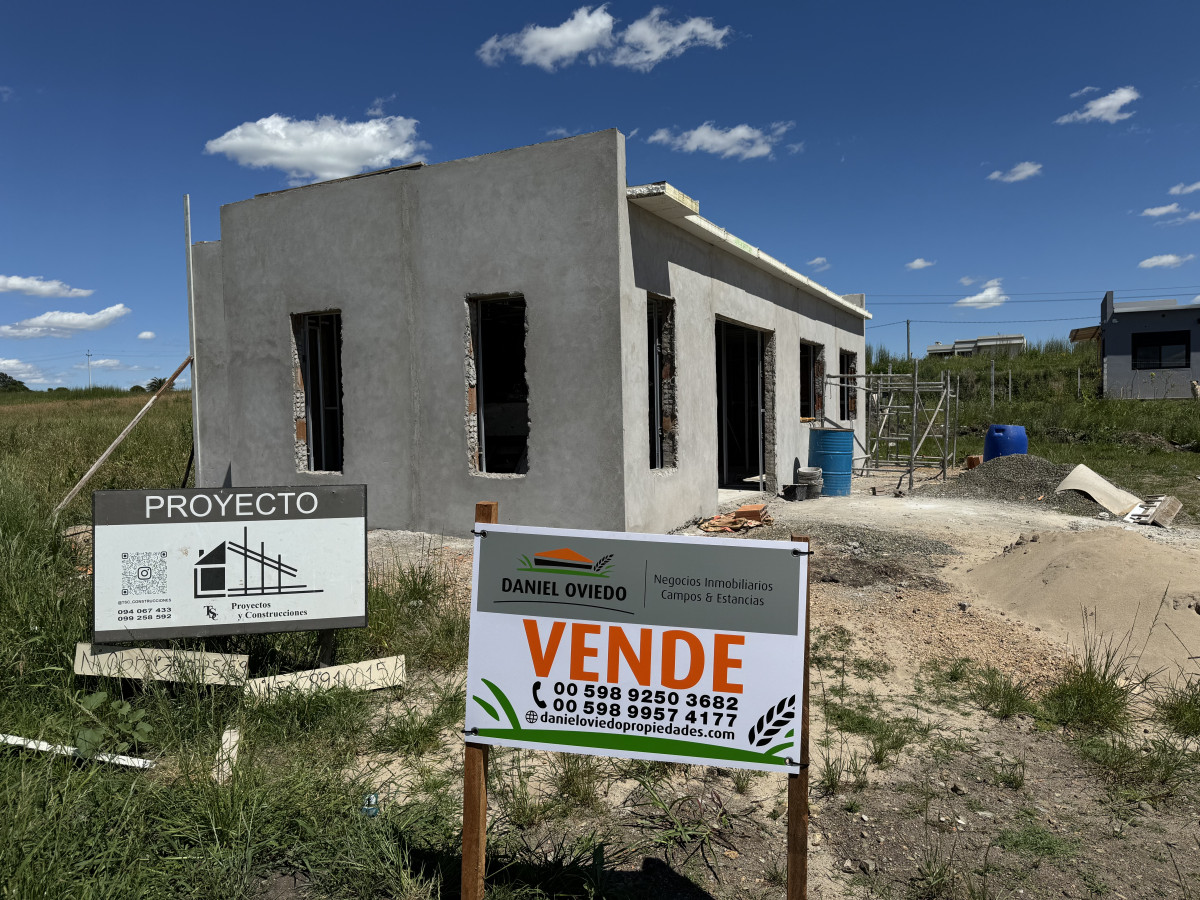 Casa a estrenar en Nueva Helvecia - Precio pre-venta