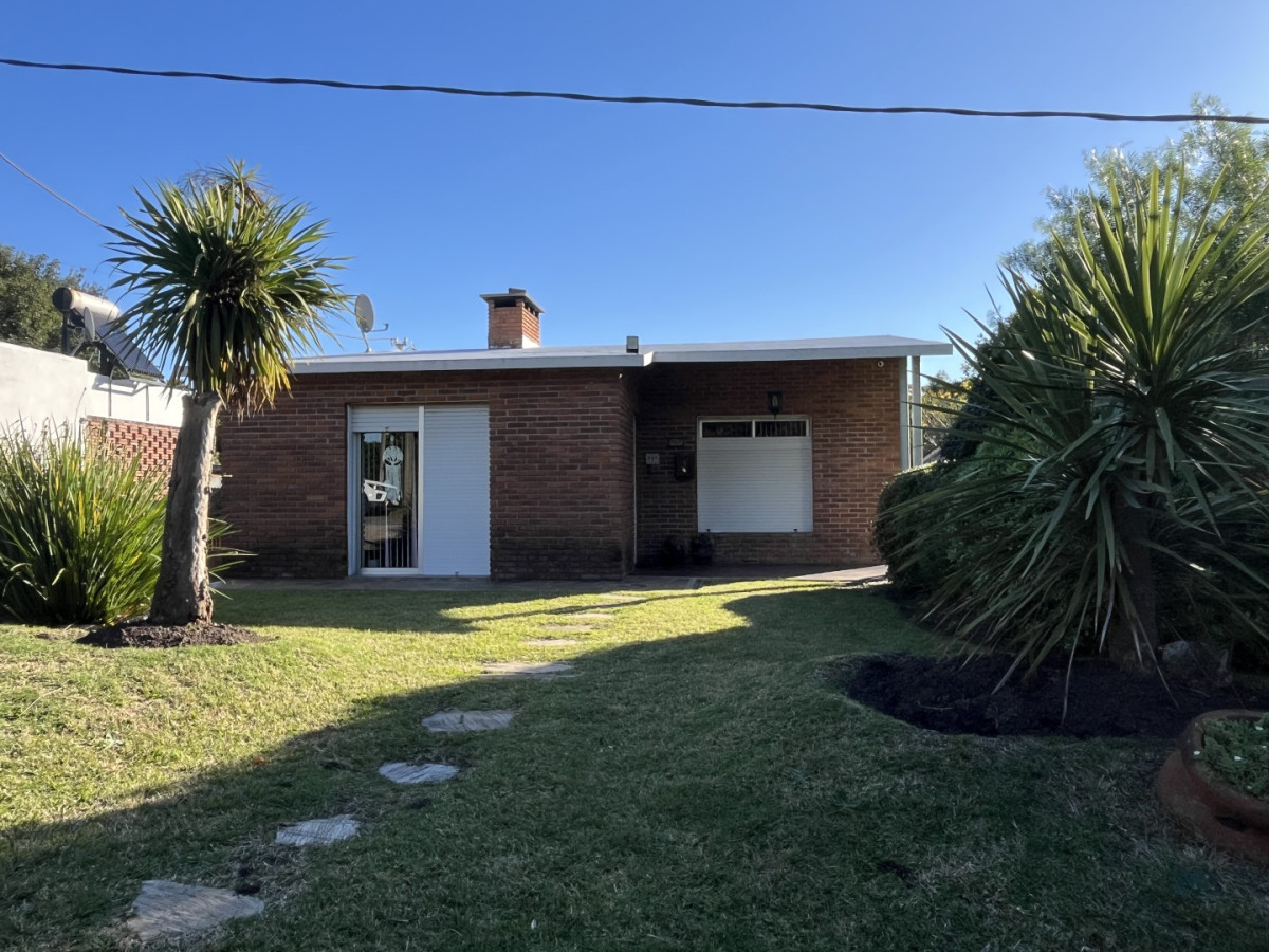 Excelente propiedad con piscina, barbacoa y garaje en Nueva Helvecia