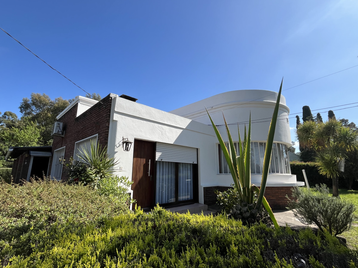 Casa y local comercial en venta en Av. Armand Ugon, Valdense.