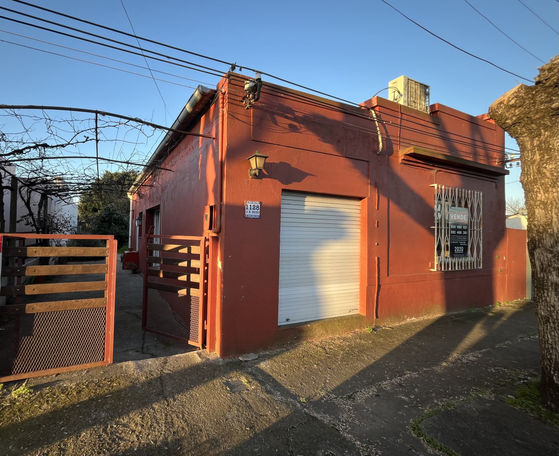 Casa en venta en calle Rodó enfrente a escuela 40.