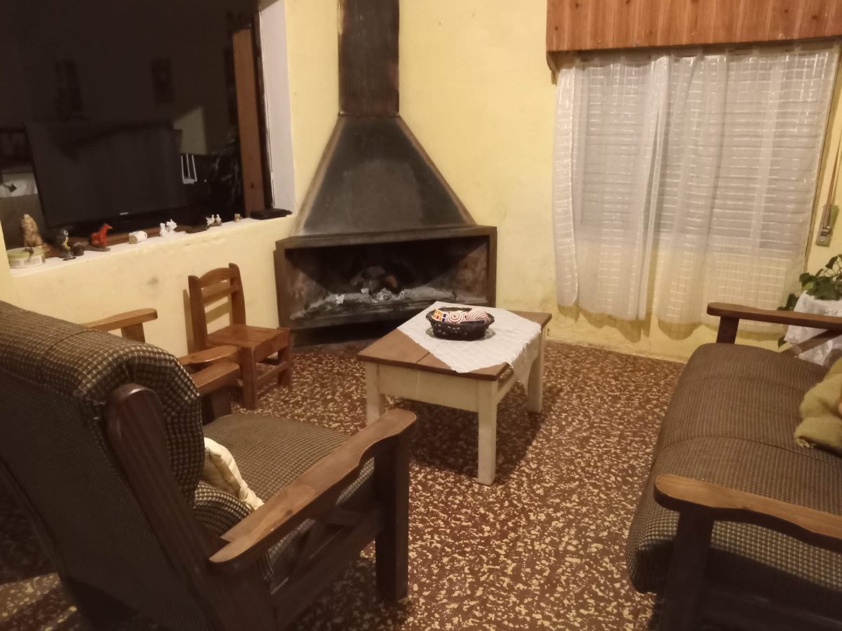Excelente casa en venta en calle Mortalena Carmelo. 