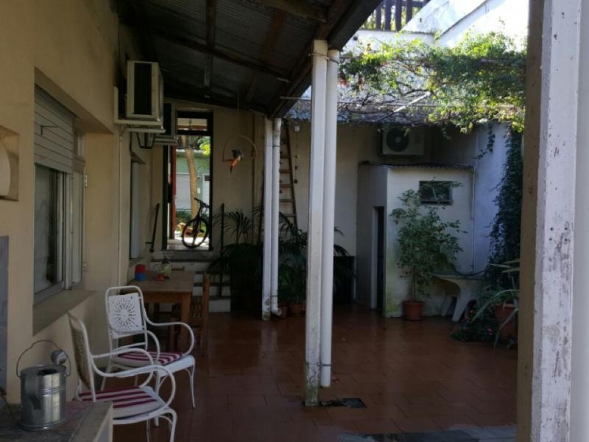 Excelente casa estilo Colonial en venta ubicada a solo 4 cuadras del Puerto de Colonia