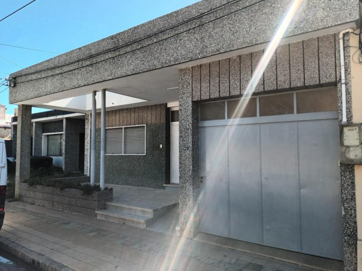 Importante propiedad con buena renta en venta en Carmelo.