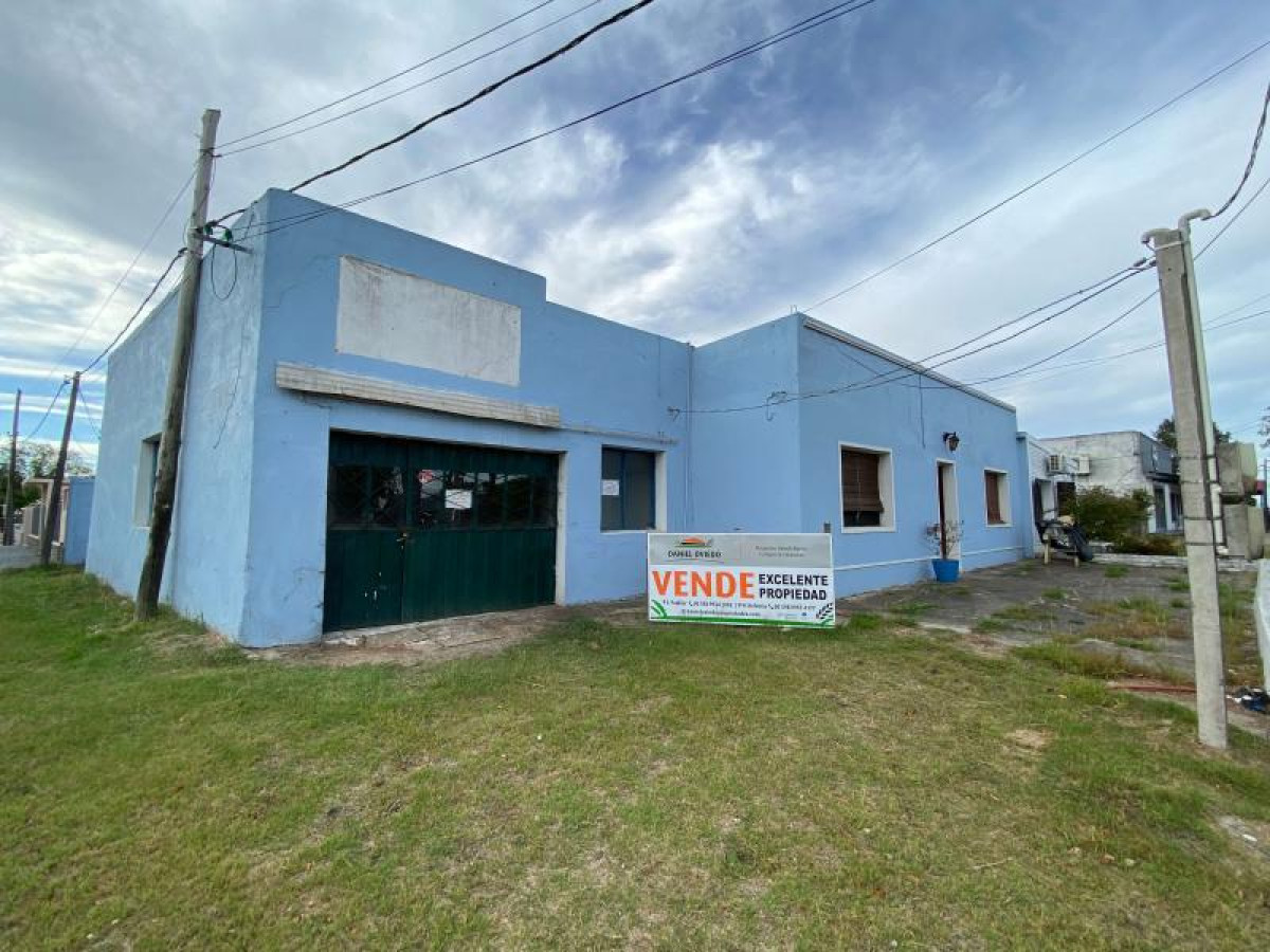 Importante ubicación casa y local comercial en venta en Av. Artigas, Ecilda Paullier.