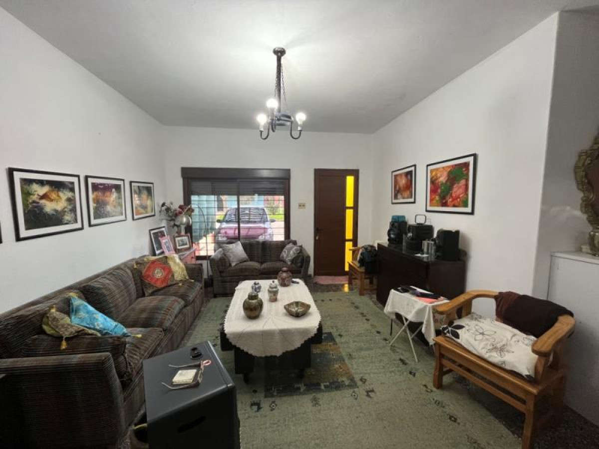Casa en venta en Ecilda Paullier en excelente estado para entrar a disfrutarla.