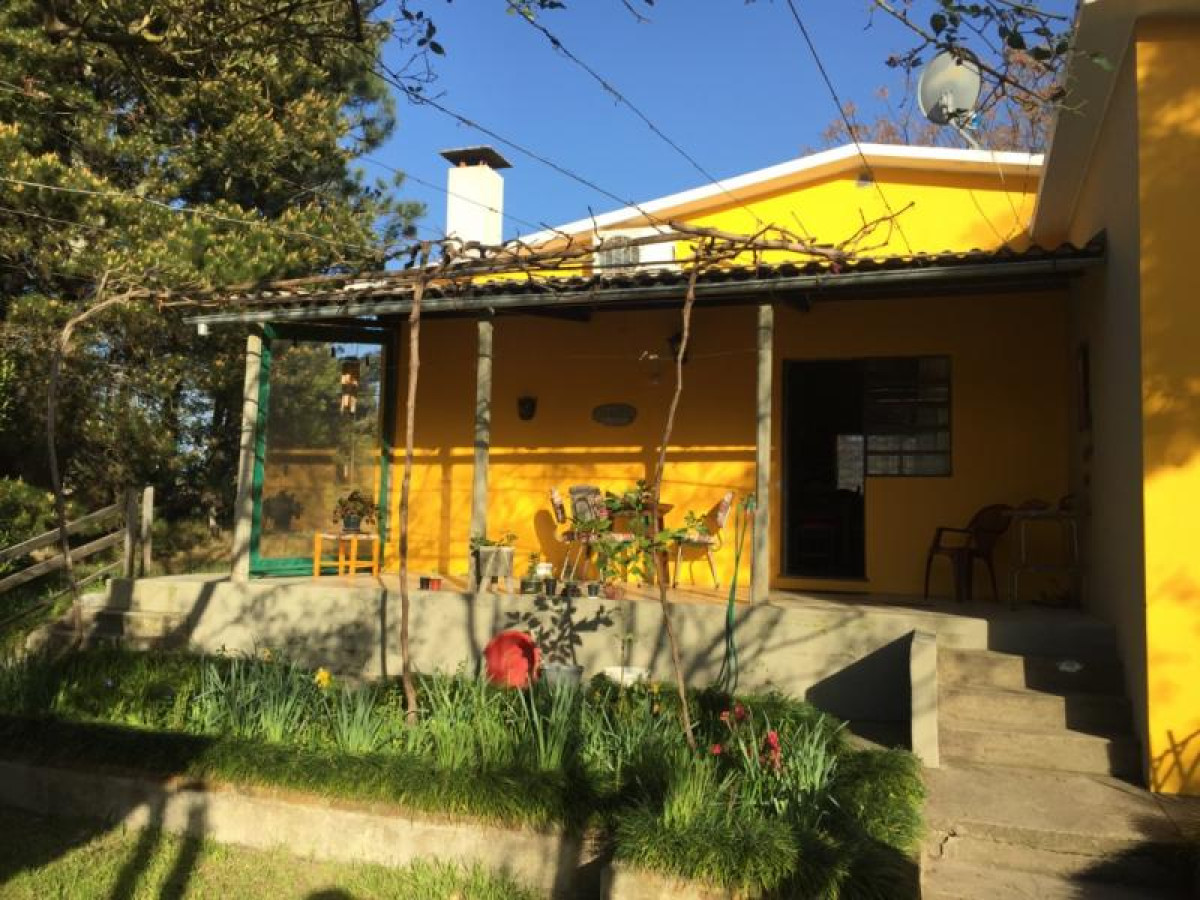 Muy buena casa en venta en balneario Brisas del Plata.