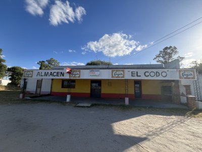 Almacén, bar y casa en venta Paso Antolín.