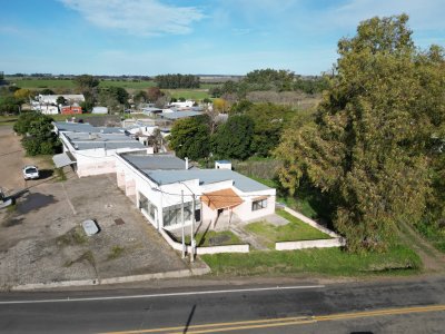 Excelente ubicación Local Comercial y casa en venta en Radial Conchillas.