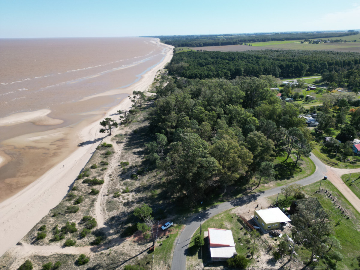 Terreno de 14.570 m², frente al mar en Santa Regina | Alto potencial de desarrollo