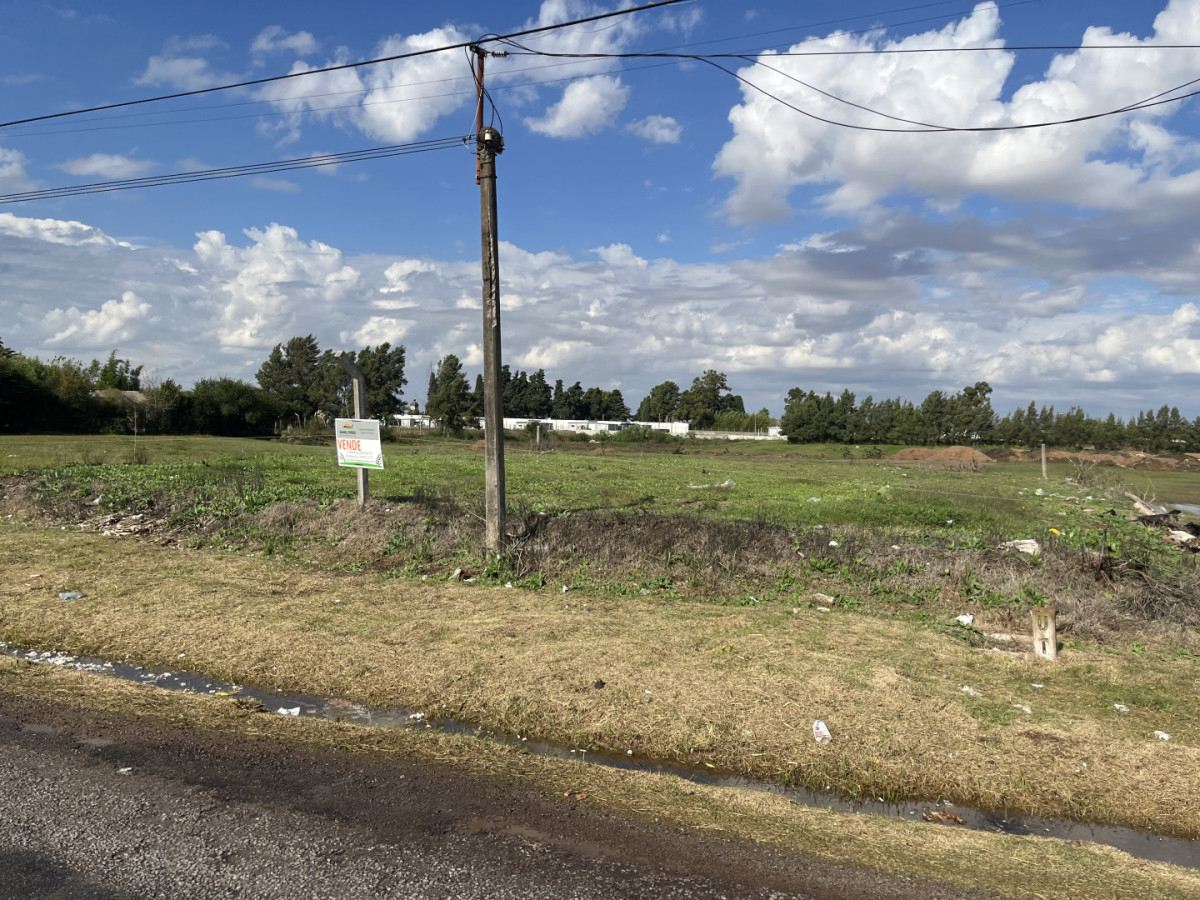 Hermoso terreno en venta en Av. Paraguay, Carmelo.