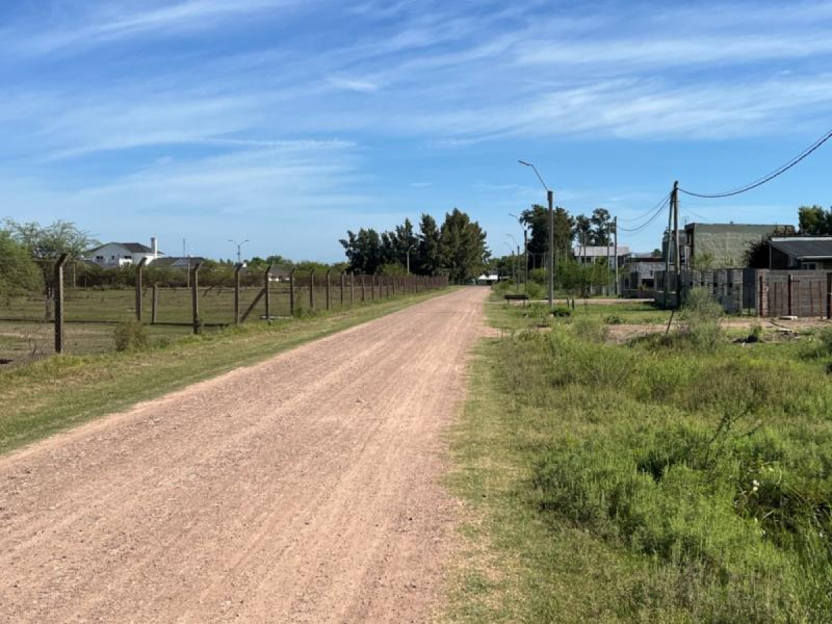2 terrenos en venta calle Raúl Igoa, barrio Las Lomas, Carmelo.