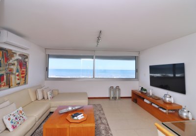 Apartamento en península. 3 dormitorios y parrillero