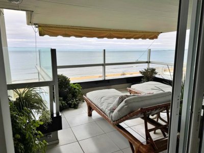 Apto en Alq. Gran Planta Frente al Mar en Playa Mansa 