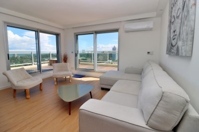 Apto 3 dorm. Parada 14 de mansa. Luminoso y moderno. 