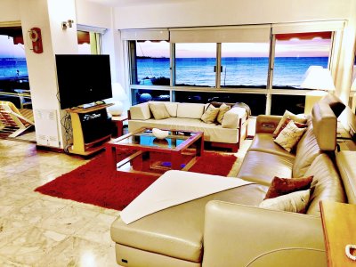 Apto 3 dorm. Playa mansa. 
