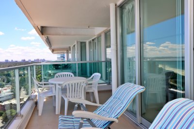 Apartamento en venta Playa Mansa 2 dormitorios