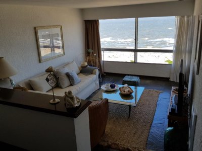 Apto 1 dormitorio frente al mar