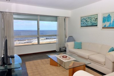 Apartamento en alquiler primera fila playa brava