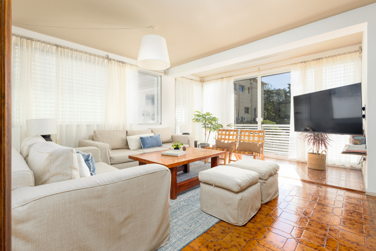 Apartamento en alquiler de temporada. Península 3 dormitorios