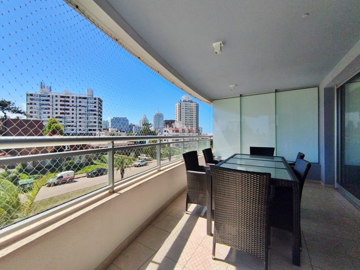 Apartamento 3 dormitorios en Punta del Este cerca de Playa Brava y Mansa
