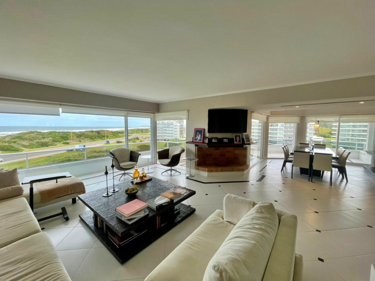 Penthouse de lujo frente al mar
