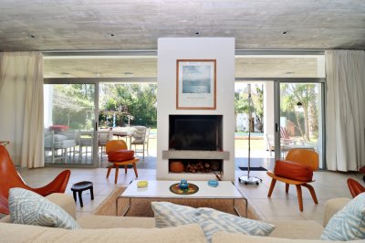 Casa moderna en Rincón del indio, con Piscina. 4 dorm. 