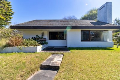 Casa en venta y alquiler. Pinares 2 dormitorios