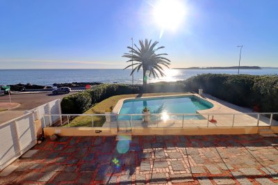 Casa en peninsula, primera linea frente al mar