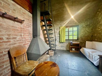 Casa 1 dormitorio. alquiler anual. Barrio Marly
