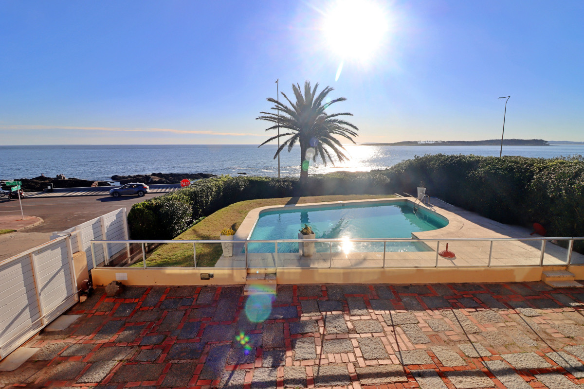 Casa en península, primera linea frente al mar