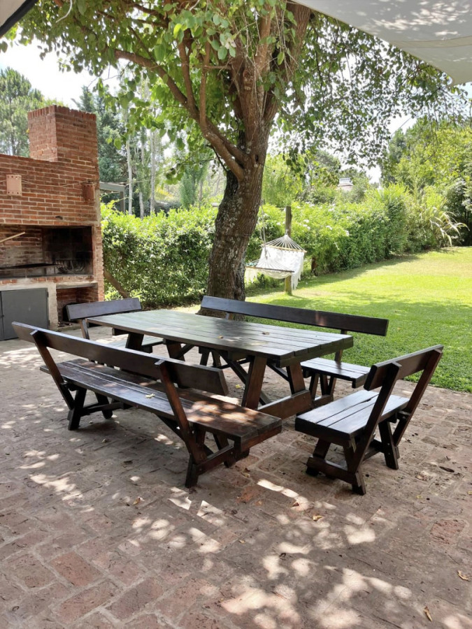 Casa en alquiler. 3 dormitorios. Pinares