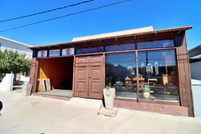 Local con Galpón en el Centro de Maldonado, sobre Transitada Avenida 