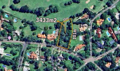 Terreno único frente al Golf 3.433 m2 en barrio exclusivo