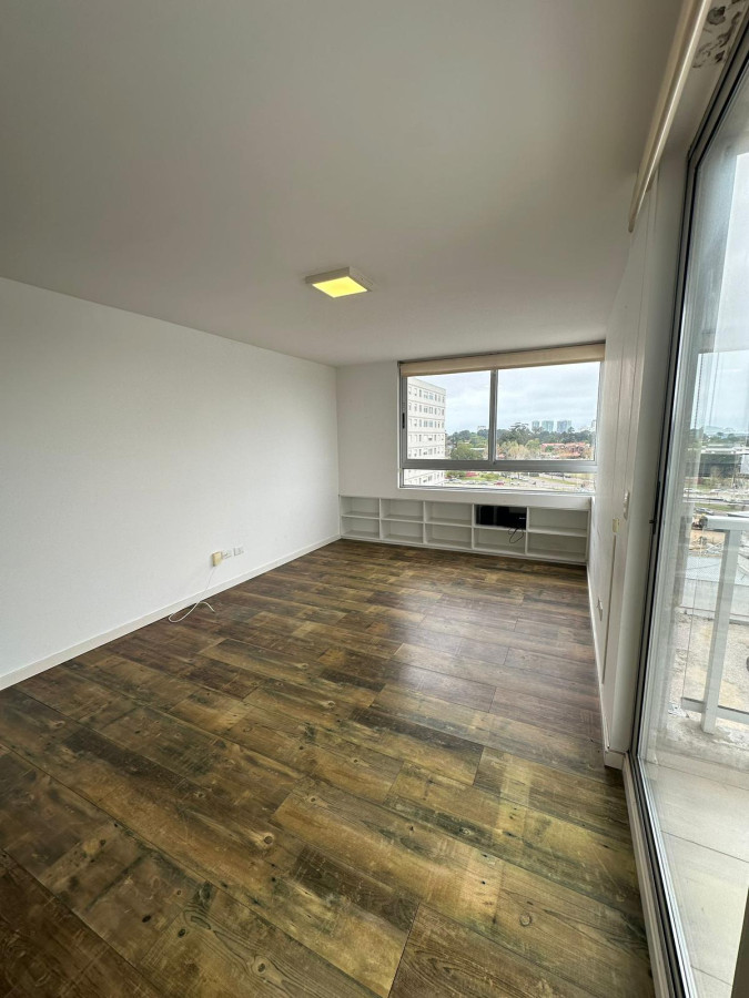 Venta apartamento en Edificio Cardinal