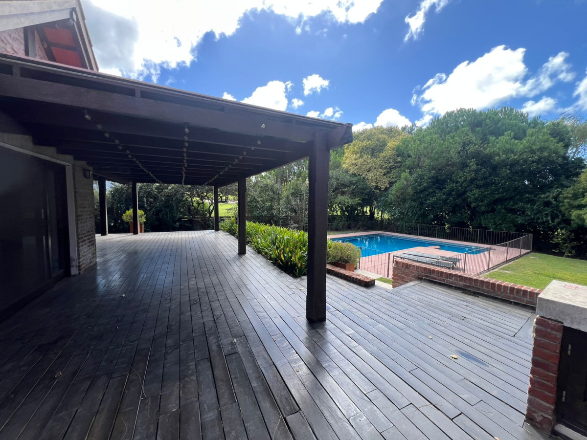 Venta o alquiler - 4 dorm. - Lomas de la Tahona