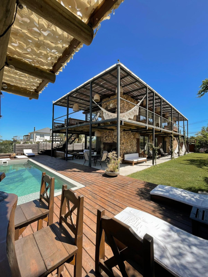 Espectacular Casa En Punta Piedras