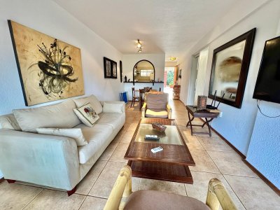 Apartamento en venta 2 dormitorios 2 baños Punta del Este