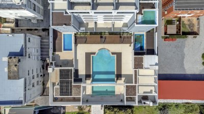 Exclusivo apartamento en venta con piscina y parrillero propio