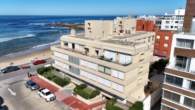 Apartamento en venta 2 dormitorios con vista al mar!
