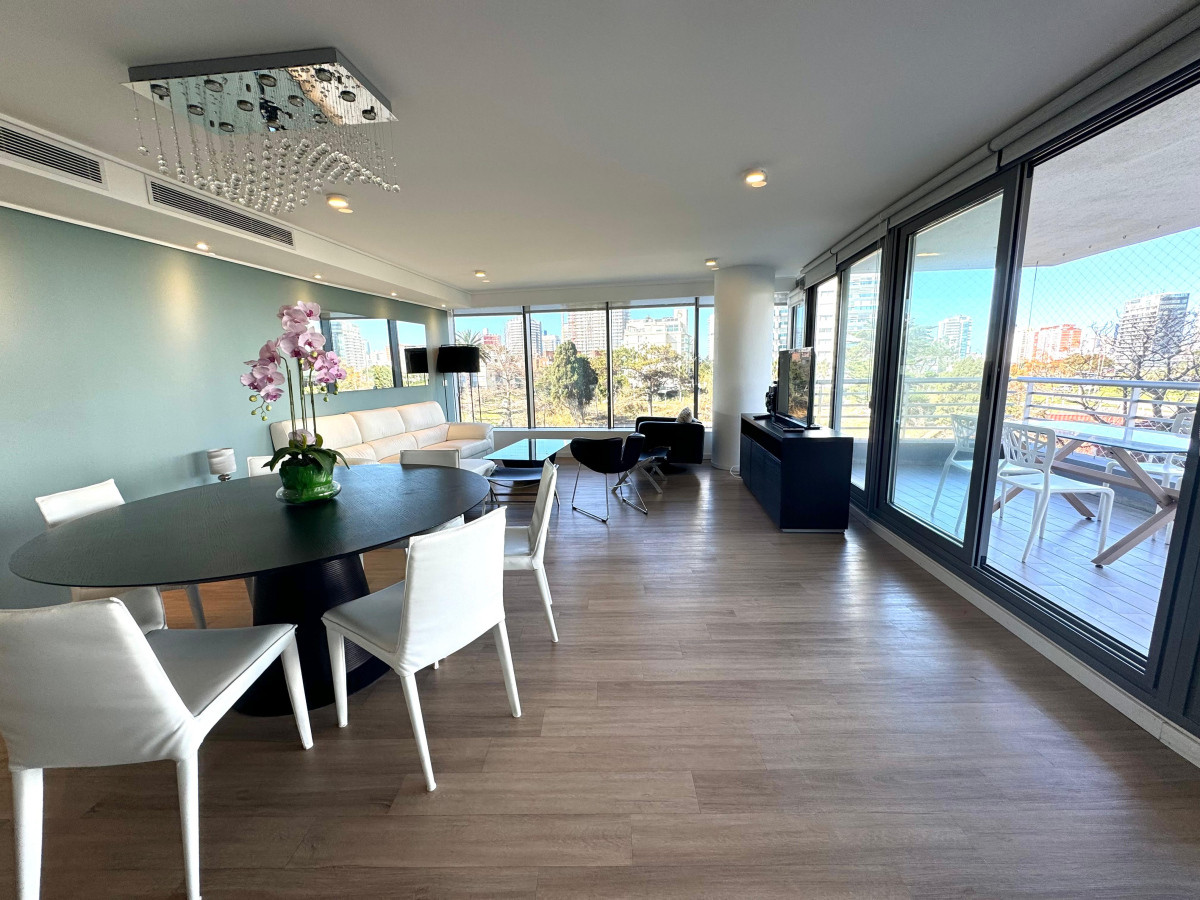 Apartamento en Alexander Bouevard 3 dormitorios