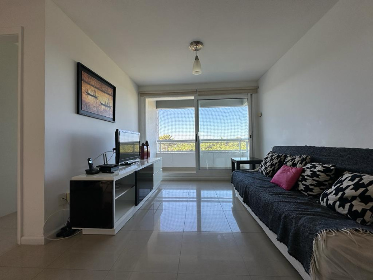 Apartamento de 2 dormitorios con buenos servicios